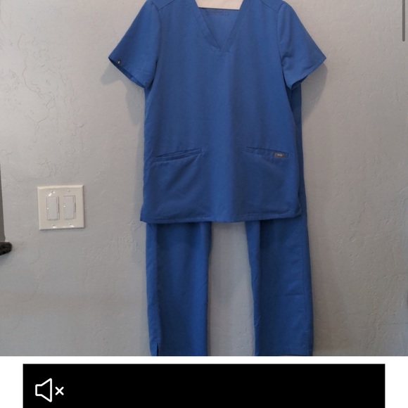 FIGS CASMA/KARA LIGHT BLUE SCRUB SET - Picture 2 of 16